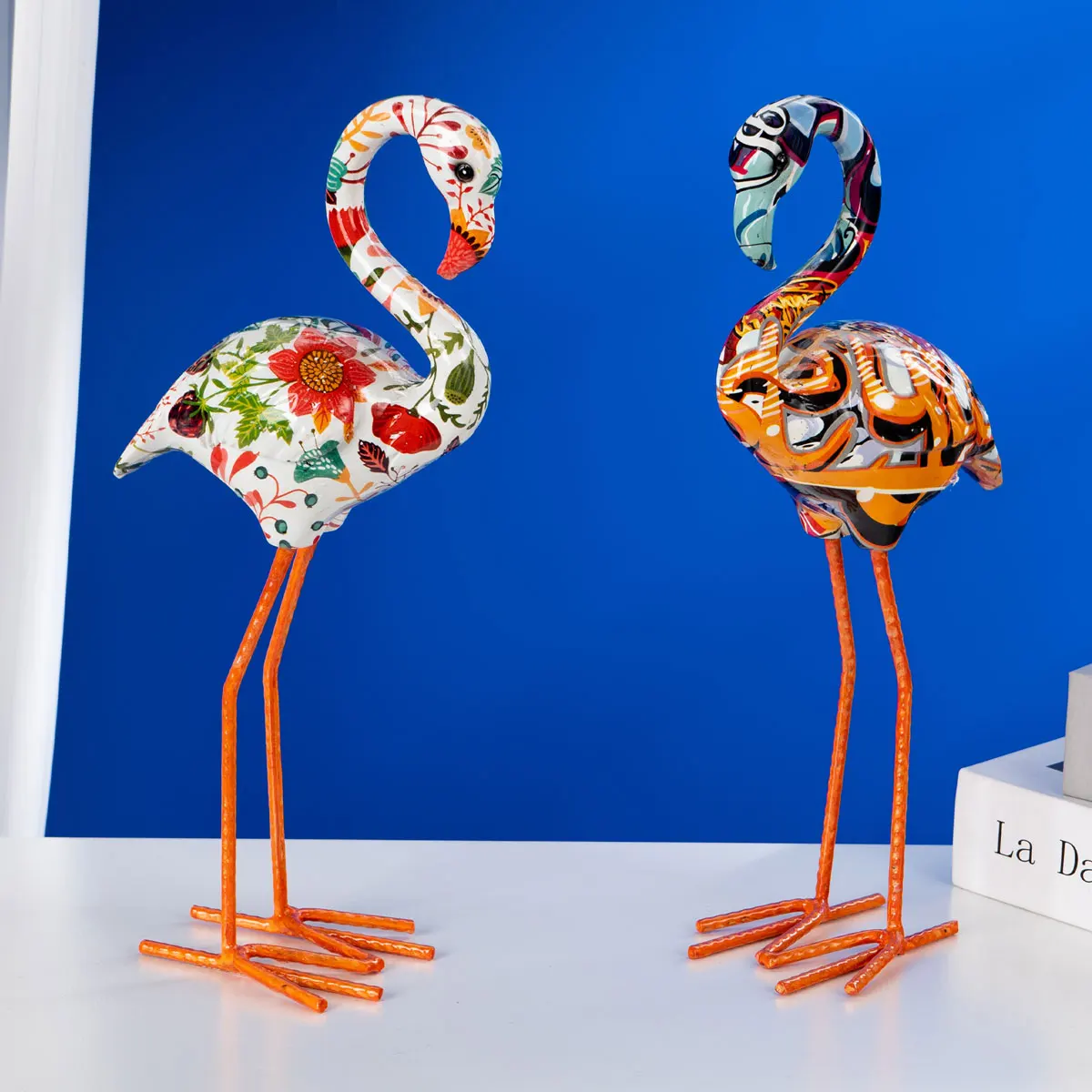 Art Graffiti Creativity Modern Colorful French Flamingo Statue Wholesale Office Ornaments Printing Resin Dog Home Decor Crafts
Art Graffiti Creativity Modern Colorful French Flamingo Statue Wholesale Office Ornaments Printing Resin Dog Home Decor Crafts