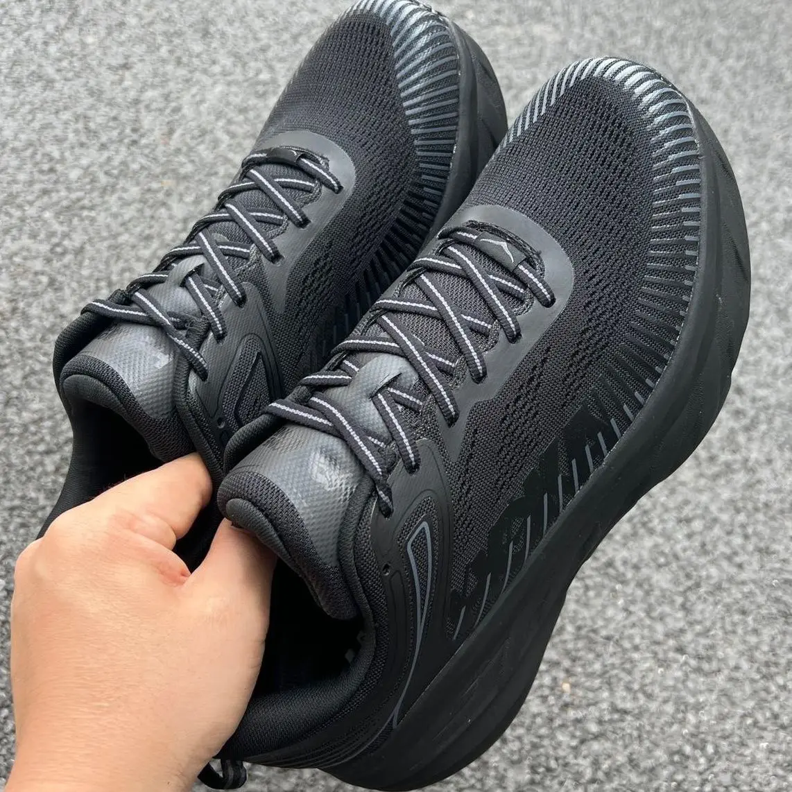 Unisex outdoor BONDI 7 Thick sole shockproof breathable anti-slip Marathon running shoes men women walking jogging shoes
Unisex outdoor BONDI 7 Thick sole shockproof breathable anti-slip Marathon running shoes men women walking jogging shoes