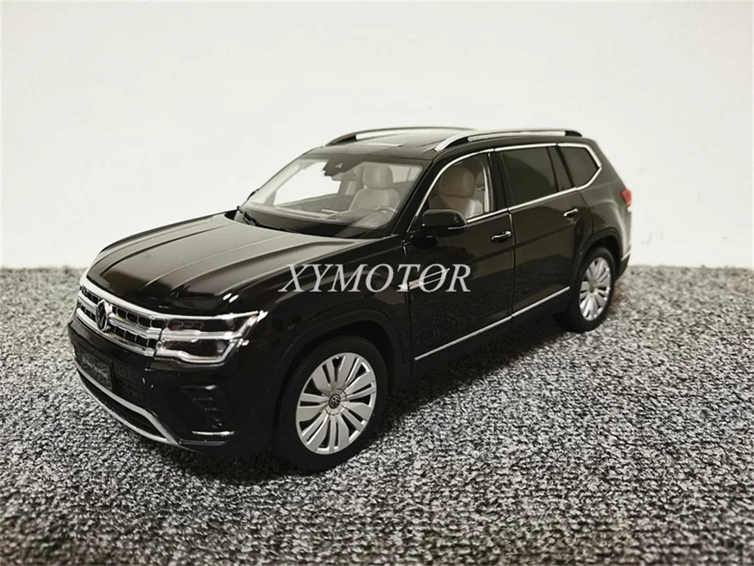 1/18 For Volkswagen TERAMONT 2021 Metal Diecast Car Model Toys Gifts Brown/Black Hobby Ornaments Collection
1/18 For Volkswagen TERAMONT 2021 Metal Diecast Car Model Toys Gifts Brown/Black Hobby Ornaments Collection