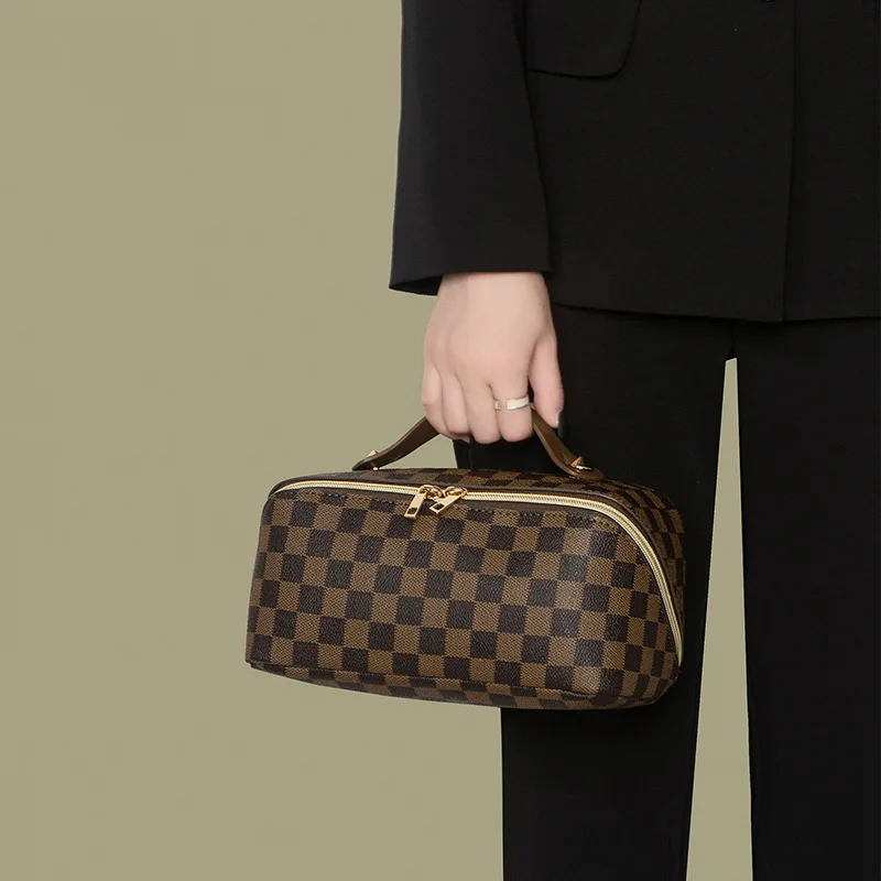 CheCkered Makeup bags for women Women, Large CapaCity Portable HandHeld ToileTries Bag, CosmetiCs Storage Bag
CheCkered Makeup bags for women Women, Large CapaCity Portable HandHeld ToileTries Bag, CosmetiCs Storage Bag