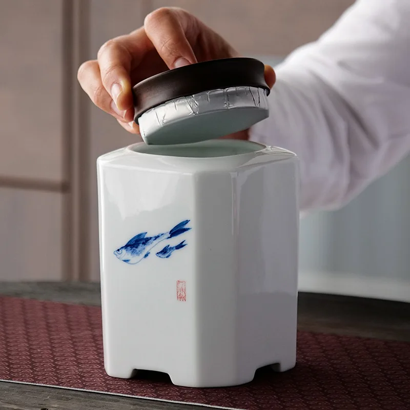 Blue and White Porcelain Tea Pot Ceramic Tea Box Tea Warehouse Hand Painted Tea In Bulk Storage Tank Tea Storage Pot Sealed Jar
Blue and White Porcelain Tea Pot Ceramic Tea Box Tea Warehouse Hand Painted Tea In Bulk Storage Tank Tea Storage Pot Sealed Jar