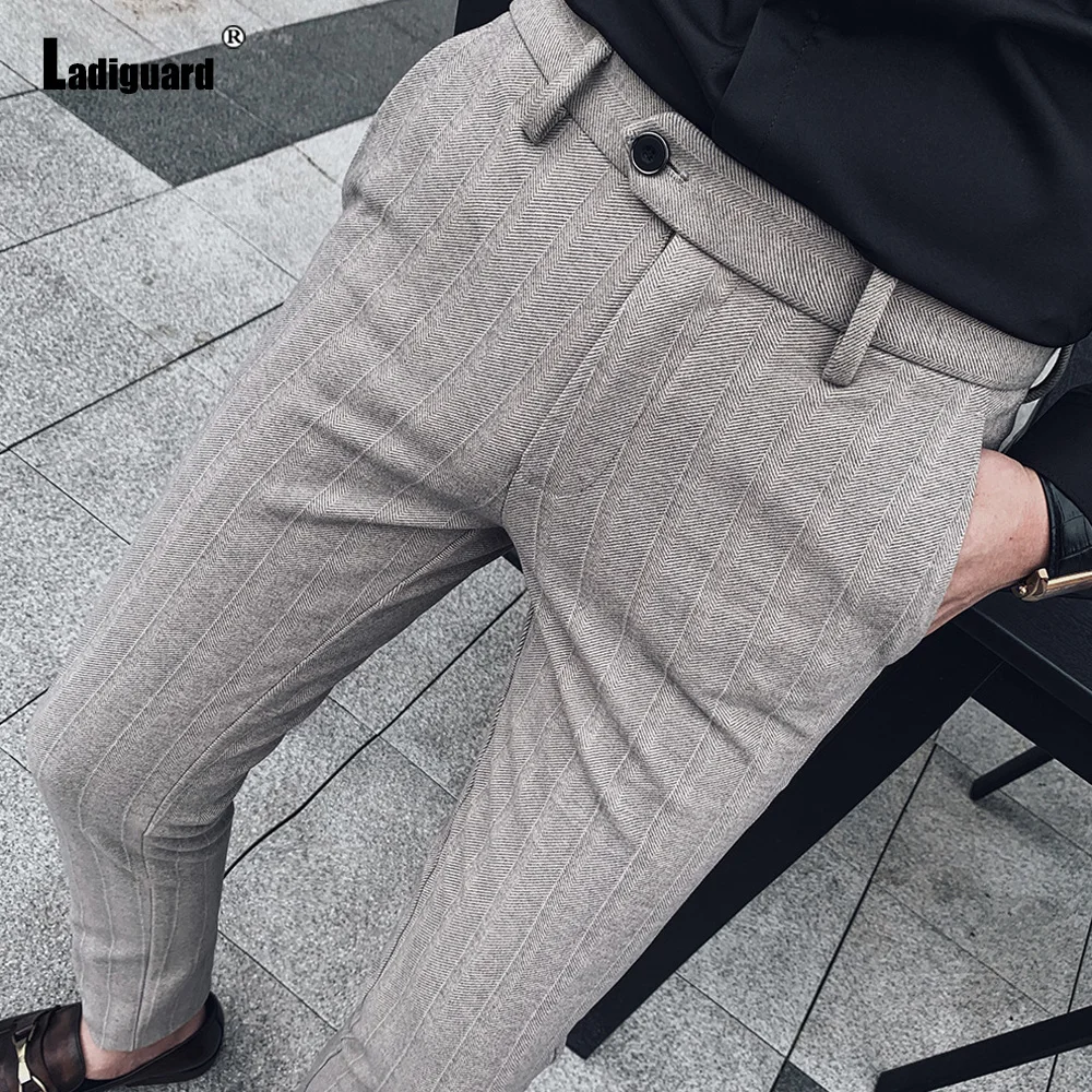 Ladiguard 2022 Wool & Blend Suits Pants Men's Casual Stand Pocket Pantalon Fashion Pencil Pants Men Wedding Party Work Trousers
Ladiguard 2022 Wool & Blend Suits Pants Men's Casual Stand Pocket Pantalon Fashion Pencil Pants Men Wedding Party Work Trousers
