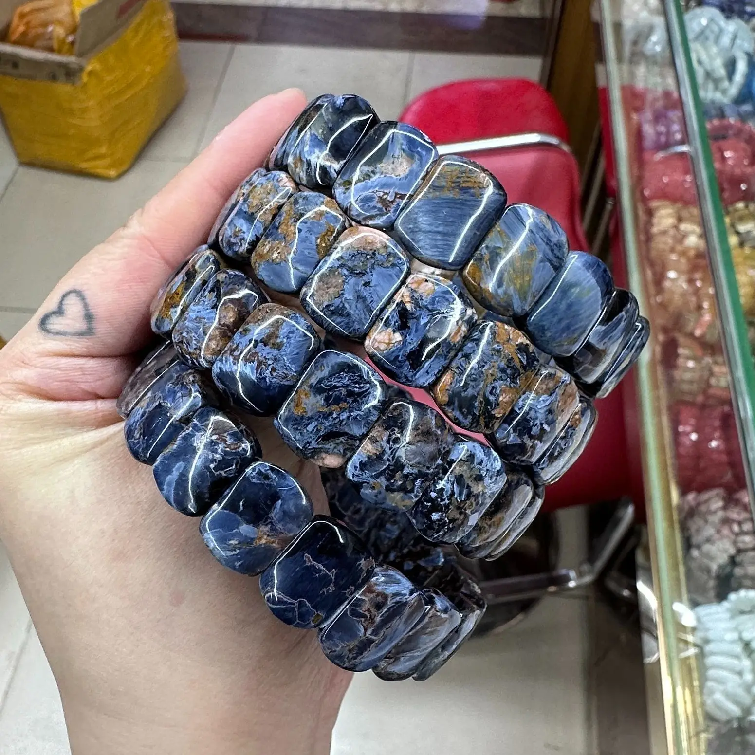AAAAA quality Namibia Pietersite Bracelet 11*15mm Natural Gemstone Jewelry Bangle for Woman for Man for Gift Wholesale !
AAAAA quality Namibia Pietersite Bracelet 11*15mm Natural Gemstone Jewelry Bangle for Woman for Man for Gift Wholesale !