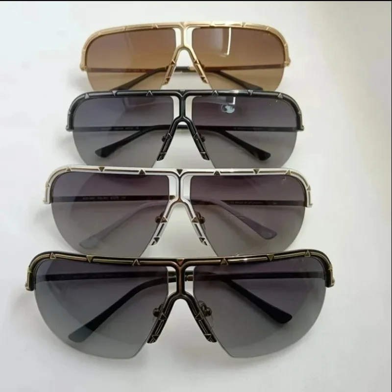 2024 new couple models fashion simple popular metal frame semi-wrapped sunglasses birthday gift
2024 new couple models fashion simple popular metal frame semi-wrapped sunglasses birthday gift