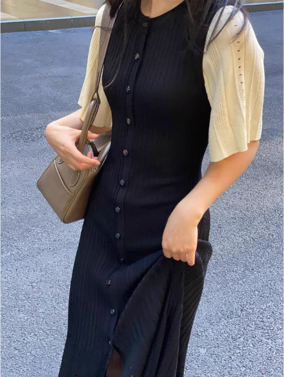Newest Summer Unique Hot Knitted Dress Women Short Sleeve Single Row Button Slim Mermaid Dresses High Quality
Newest Summer Unique Hot Knitted Dress Women Short Sleeve Single Row Button Slim Mermaid Dresses High Quality