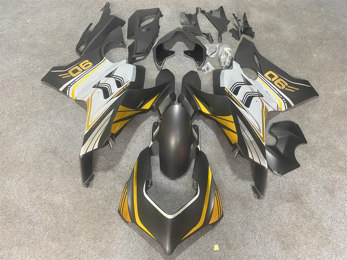 Motorcycle Whole Body Fairing Suitable for Ducati V4S 21-22 Year V4 2021 2022 Fairing Gray Red Black Single Seater
Motorcycle Whole Body Fairing Suitable for Ducati V4S 21-22 Year V4 2021 2022 Fairing Gray Red Black Single Seater