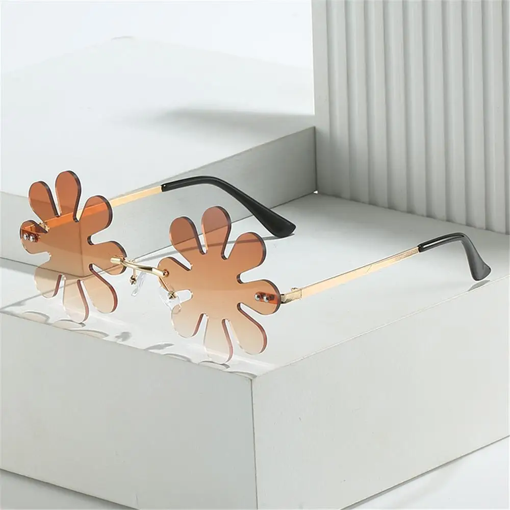 Funny Party Favor Rimless Beach Snowflakes Sunnies Flower Shape Sunglasses Photo Glasses Fashion Sun Glasses
Funny Party Favor Rimless Beach Snowflakes Sunnies Flower Shape Sunglasses Photo Glasses Fashion Sun Glasses