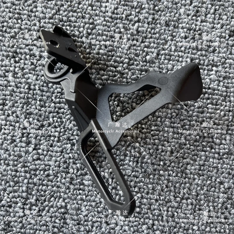 Applicable to Yamaha R1 15-16-17 years ago brake oil cup holder oil pot shell pipe handle holder
Applicable to Yamaha R1 15-16-17 years ago brake oil cup holder oil pot shell pipe handle holder