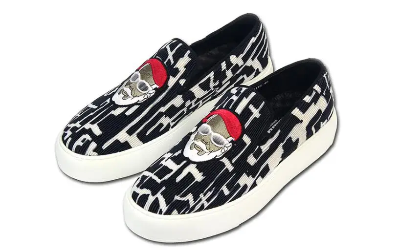 Hot Slip on Men Loafers Men High Quality Men Shoes Genuine leather Casual Shoes Novelty Embroidery Men's Shoes
Hot Slip on Men Loafers Men High Quality Men Shoes Genuine leather Casual Shoes Novelty Embroidery Men's Shoes