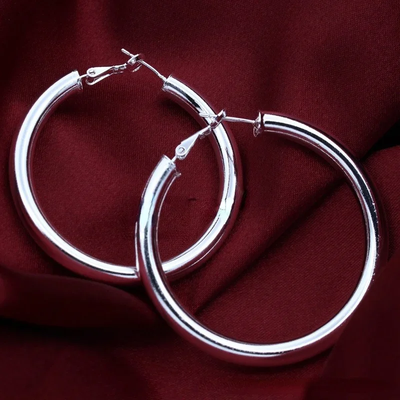 925 Sterling Silver 5CM Big circle hoop earrings for Woman Beautiful fashion temperament Jewelry party wedding gifts
925 Sterling Silver 5CM Big circle hoop earrings for Woman Beautiful fashion temperament Jewelry party wedding gifts