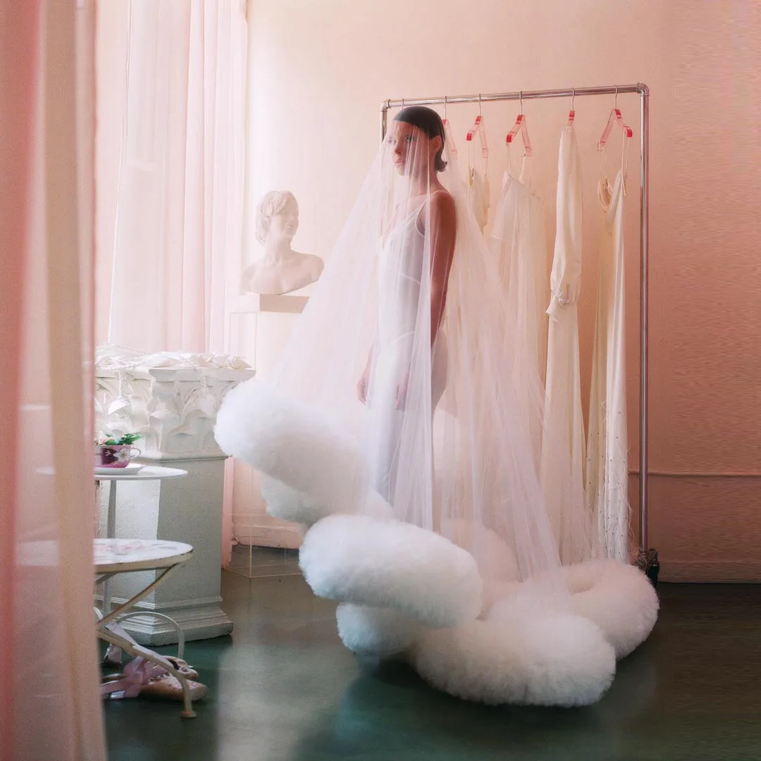 Chic Bride Robes White sheer Thru Illusion Headdress Ruffles Bottom Long Prom Dresses Custom Made Head-Covered Veil Dress Women
Chic Bride Robes White sheer Thru Illusion Headdress Ruffles Bottom Long Prom Dresses Custom Made Head-Covered Veil Dress Women