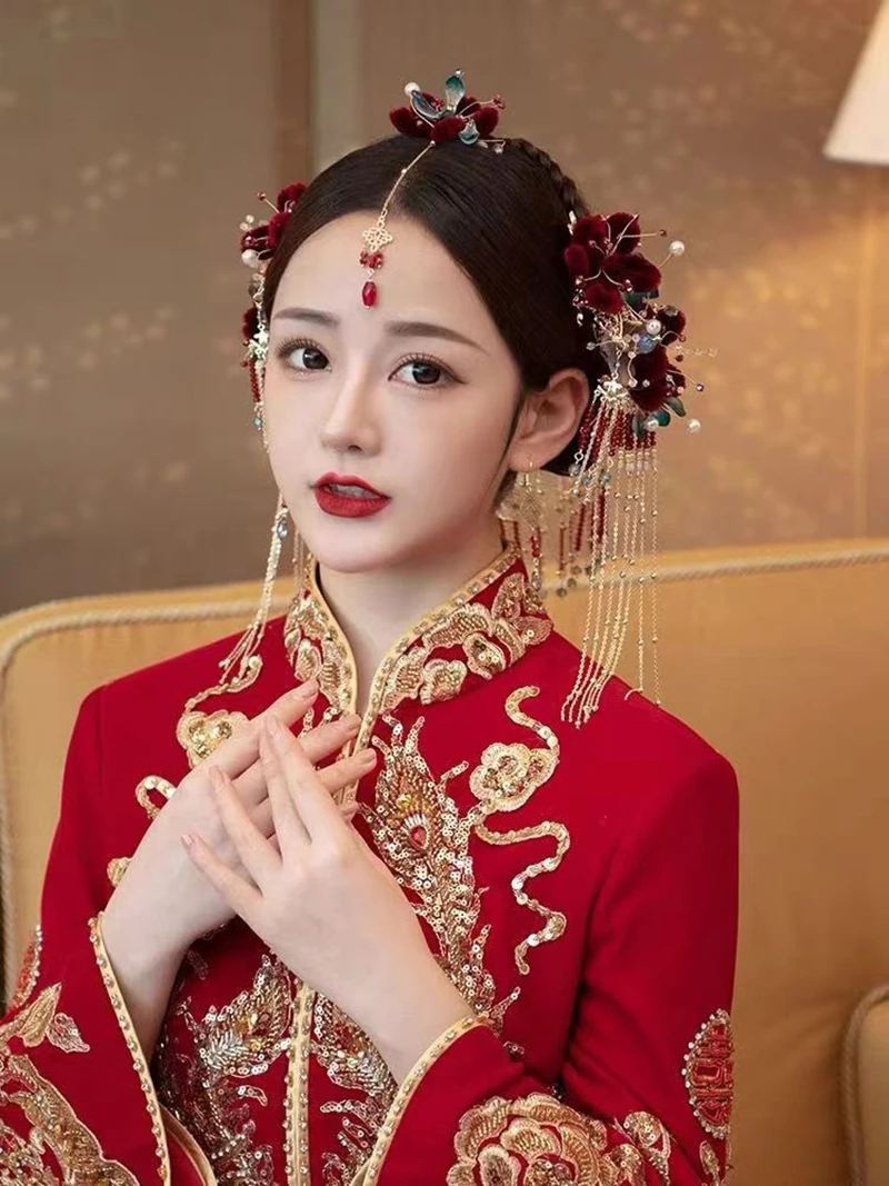 Милые китайские красные бархатные Цветочные заколки для невесты Xiuhe Hanfu аксессуары набор свадебных сережек
Милые китайские красные бархатные Цветочные заколки для невесты Xiuhe Hanfu аксессуары набор свадебных сережек