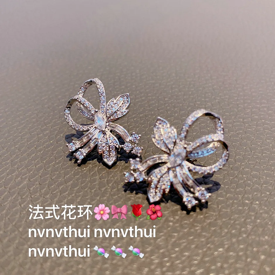 Rich Flower Plated 18K White Golden Horse Eye Shape Zircon Flower Earrings Elegant Noble 925 Silver Needle Full Diamond Earrings
Rich Flower Plated 18K White Golden Horse Eye Shape Zircon Flower Earrings Elegant Noble 925 Silver Needle Full Diamond Earrings