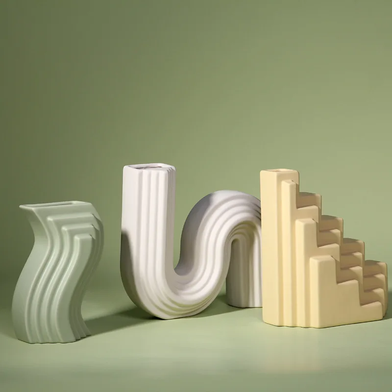 1pc Irregular Ceramic Vase Decorative Flower Arrangement Ornaments Home Decoration Housewarming Gift Hotel Balcony Decoration 
1pc Irregular Ceramic Vase Decorative Flower Arrangement Ornaments Home Decoration Housewarming Gift Hotel Balcony Decoration
