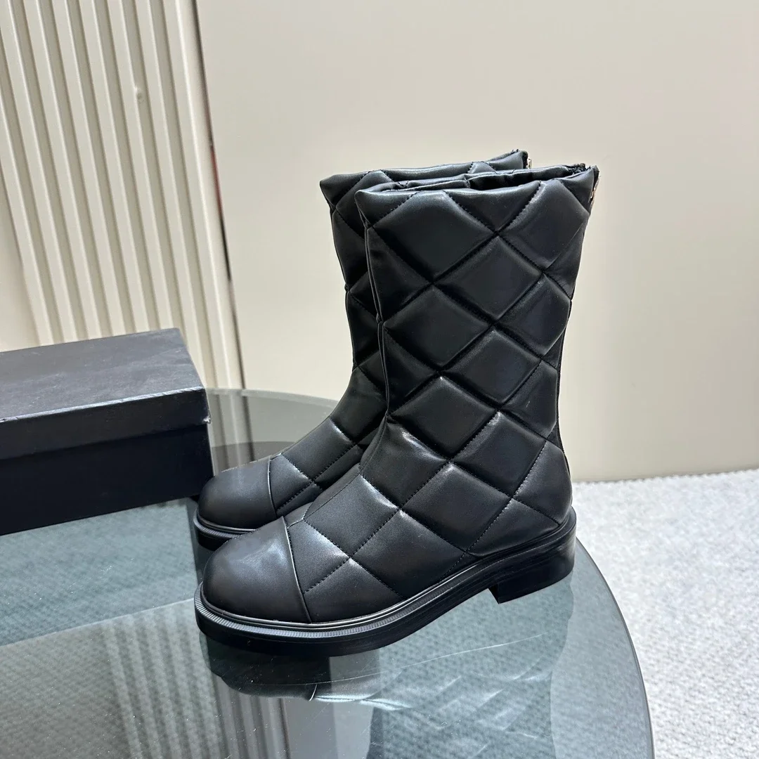 2023 New Winter Shoes For Women Riding Toe Genuine Leather Boots Ladies Mid Calf Boots Luxury Designer Botas Zapatillas Mujeres
2023 New Winter Shoes For Women Riding Toe Genuine Leather Boots Ladies Mid Calf Boots Luxury Designer Botas Zapatillas Mujeres