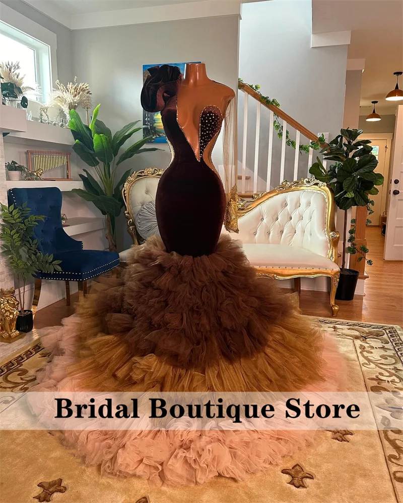 New Arrival 2024 Prom Dress Velvet Tiered Ruffles One Sleeve Bead Crystals Luxury Formal Party Gown Wedding Gown Robe Open Back
New Arrival 2024 Prom Dress Velvet Tiered Ruffles One Sleeve Bead Crystals Luxury Formal Party Gown Wedding Gown Robe Open Back