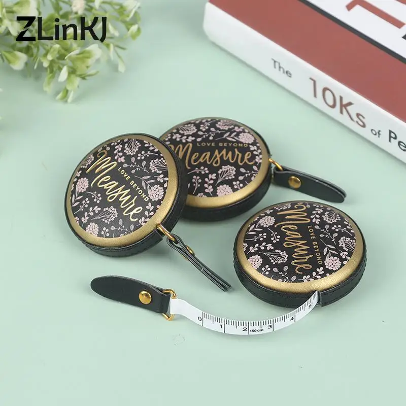 1.5m Portable Retractable Vintage PU Leather Mini Tape Nostalgia Measure Ruler Retro Sewing Centimeter Inch Roll Tape
1.5m Portable Retractable Vintage PU Leather Mini Tape Nostalgia Measure Ruler Retro Sewing Centimeter Inch Roll Tape