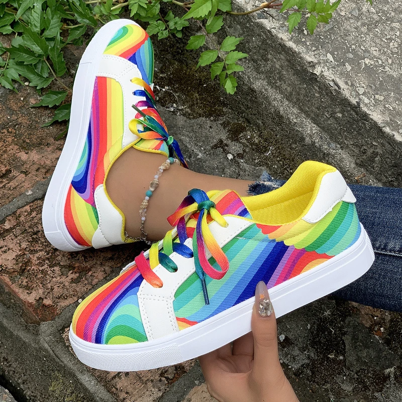 Женские парусиновые туфли Rainbow, новинка 2024, корейская модная обувь в стиле академии на плоской подошве, трендовые Спортивные Повседневные Нескользящие дорожные туфли
Женские парусиновые туфли Rainbow, новинка 2024, корейская модная обувь в стиле академии на плоской подошве, трендовые Спортивные Повседневные Нескользящие дорожные туфли