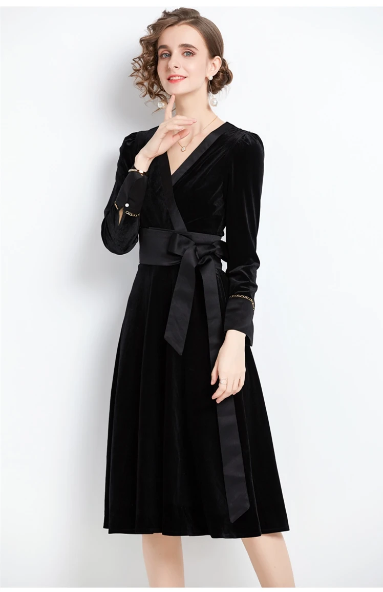 AIMEILI Women Autumn Winter Elegant Velvet Dress Festa High Quality Black Cocktail Party Robe Vintage V-Neck Designer Vestidos
AIMEILI Women Autumn Winter Elegant Velvet Dress Festa High Quality Black Cocktail Party Robe Vintage V-Neck Designer Vestidos
