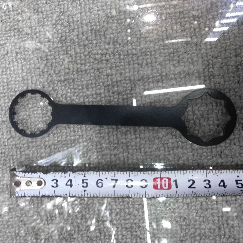 Practical And Portable Mountain Bike Bicycle Front Fork Wrench Black Steel Repair Tool For XCR/XCM Light Weight
Practical And Portable Mountain Bike Bicycle Front Fork Wrench Black Steel Repair Tool For XCR/XCM Light Weight