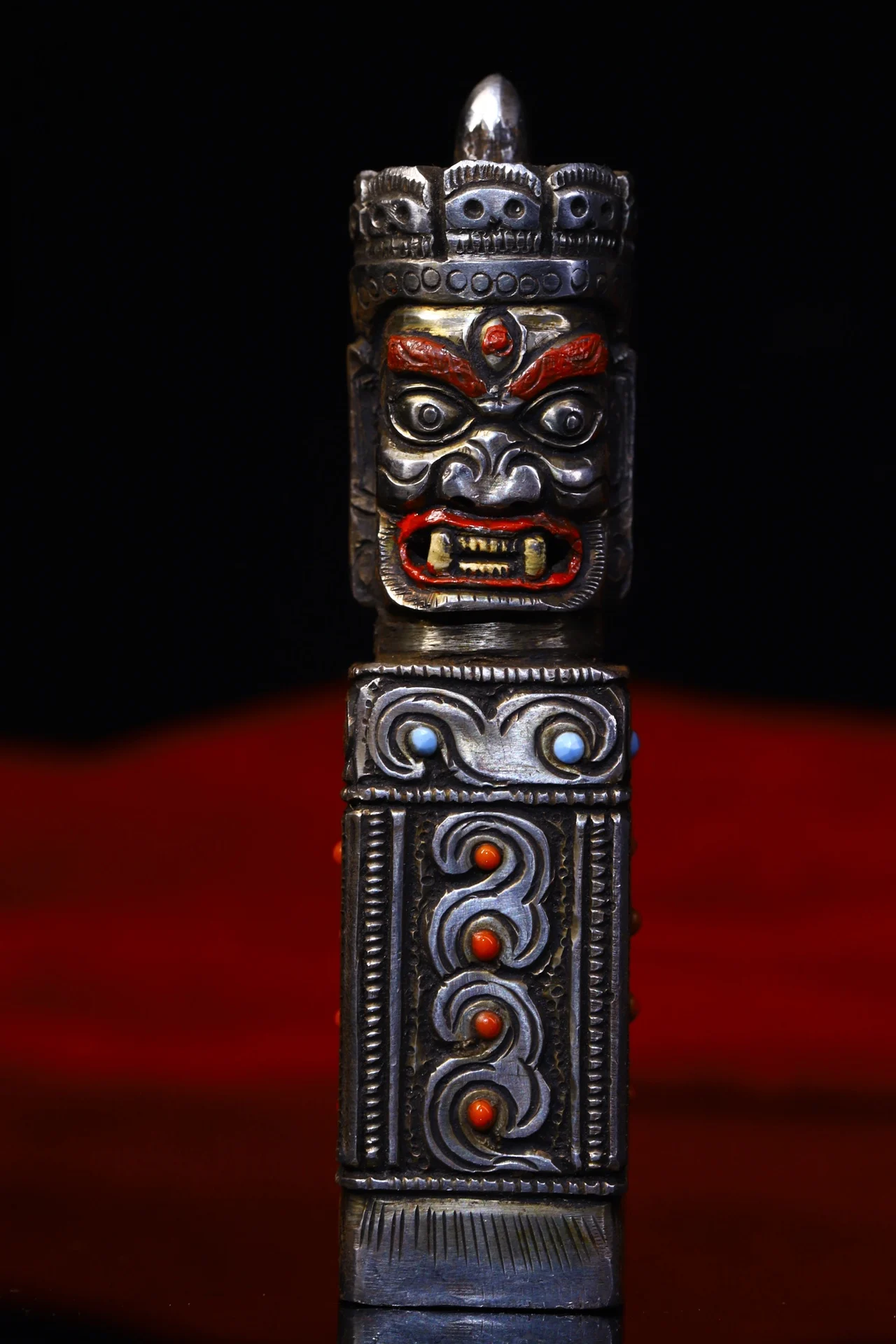 4"Tibetan Temple Collection Old Tiantie Gilt painted Vajra Buddha Buddha Head pendant Amulet French seal magic weapon Exorcism
4"Tibetan Temple Collection Old Tiantie Gilt painted Vajra Buddha Buddha Head pendant Amulet French seal magic weapon Exorcism