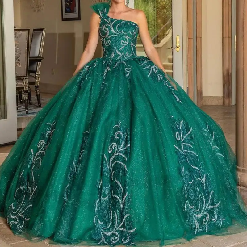 Vintage Emerald Quinceanera Dress 2024 Prom Dress One Shoulder Appliqued Glitter Tull Ball Gown Princess Vestidos De 15 Quinceañ
Vintage Emerald Quinceanera Dress 2024 Prom Dress One Shoulder Appliqued Glitter Tull Ball Gown Princess Vestidos De 15 Quinceañ