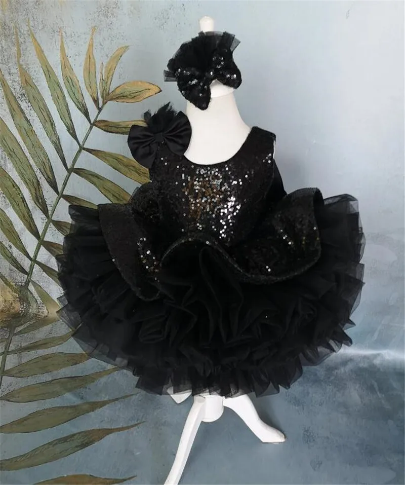 Black Sequin Flower Girl Dress Infant Birthday Baby Girl Dress with Bow Kids Gown for Celebration Size 1-14T
Black Sequin Flower Girl Dress Infant Birthday Baby Girl Dress with Bow Kids Gown for Celebration Size 1-14T