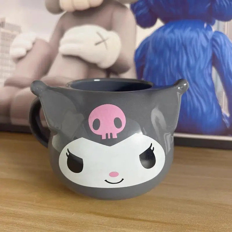 

Керамическая чашка Kuromi аниме Sanrio, 450 мл, молочная чашка для завтрака, портативная кружка с ручкой, кофейная чашка для офиса для девушек, милый мультяшный подарок на день рождения