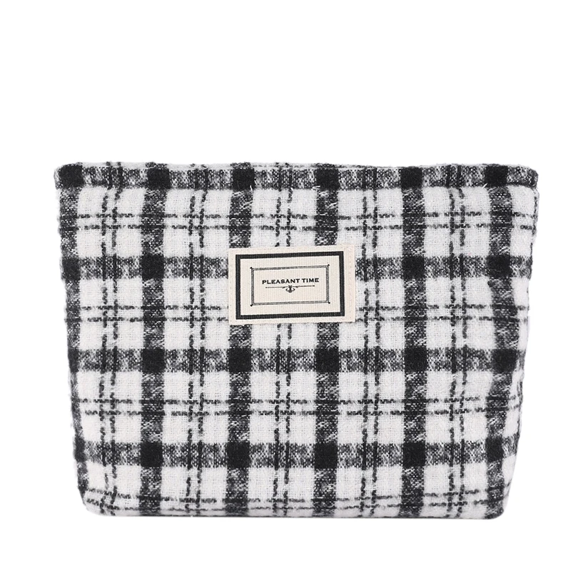 New Winter Makeup Pouch Female Temperament Houndstooth Woolen Vintage Clutch Bag Stylish Cosmetic Key Money Purse For Women
New Winter Makeup Pouch Female Temperament Houndstooth Woolen Vintage Clutch Bag Stylish Cosmetic Key Money Purse For Women