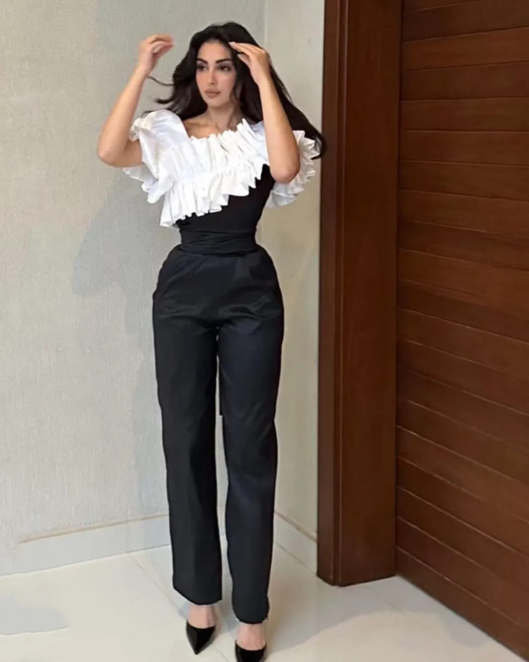 Ankle Length Prom Dresses for Women Wear Black Jumpsuits Ruched Off Shoulder Zipper Back Long Elegant Party Evening Gowns
Ankle Length Prom Dresses for Women Wear Black Jumpsuits Ruched Off Shoulder Zipper Back Long Elegant Party Evening Gowns
