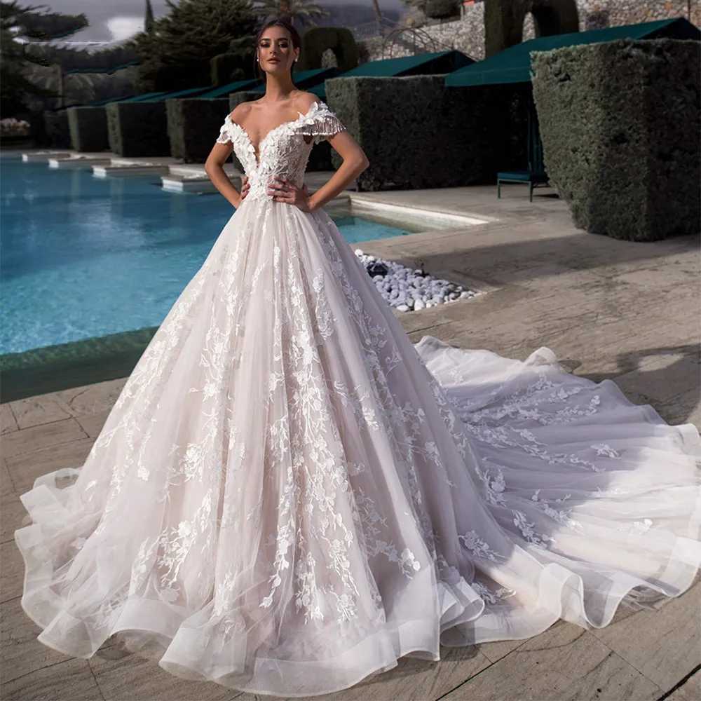 Luxury Off The Shoulder A Line Lace Wedding Dresses Elegant Appliques Lace Up Bride Dress Cathedral Train Bridal Gown Plus Size
Luxury Off The Shoulder A Line Lace Wedding Dresses Elegant Appliques Lace Up Bride Dress Cathedral Train Bridal Gown Plus Size