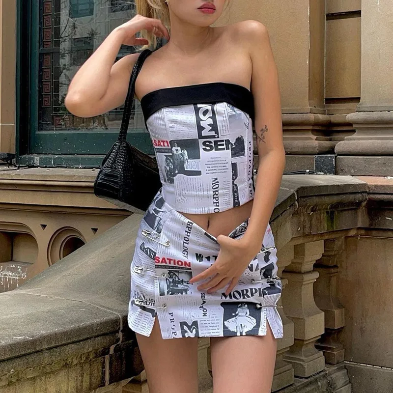 New Vintage Newspaper Printed Strapless Waist Skirt Fashion Two-Piece Summer Printed Women's Clothing European And American Styl
New Vintage Newspaper Printed Strapless Waist Skirt Fashion Two-Piece Summer Printed Women's Clothing European And American Styl