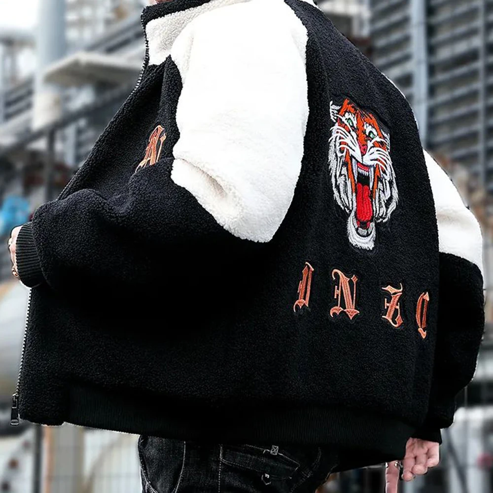 Модное высококачественное утепленное Мужское пальто в стиле хип-хоп, флисовая расцветка, Осень-зима, свободная универсальная хлопковая одежда
Модное высококачественное утепленное Мужское пальто в стиле хип-хоп, флисовая расцветка, Осень-зима, свободная универсальная хлопковая одежда