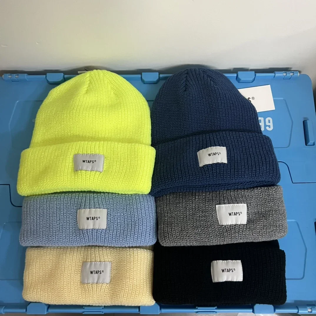 23SS Japanese WTAPS Mens Women Winter Woolen Caps Fashion Versatile Casual Windproof Warm Knitted Hat Street Ins Cold Caps
23SS Japanese WTAPS Mens Women Winter Woolen Caps Fashion Versatile Casual Windproof Warm Knitted Hat Street Ins Cold Caps