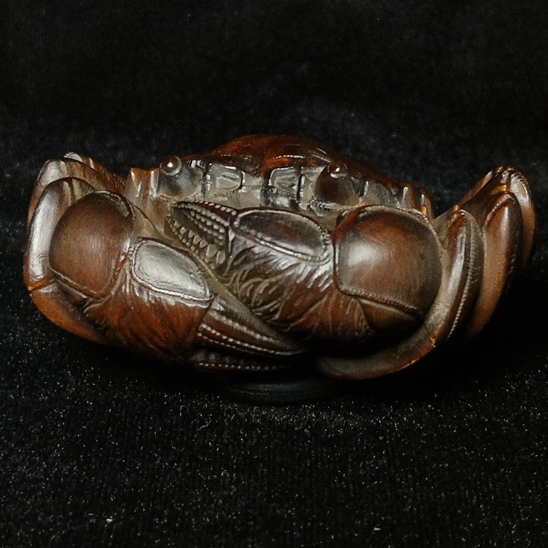 

YIZHU CULTUER ART Old Chinese boxwood hand carved Money Crab Figure statue netsuke desk decoration Gift Collection Size 7.5 CM