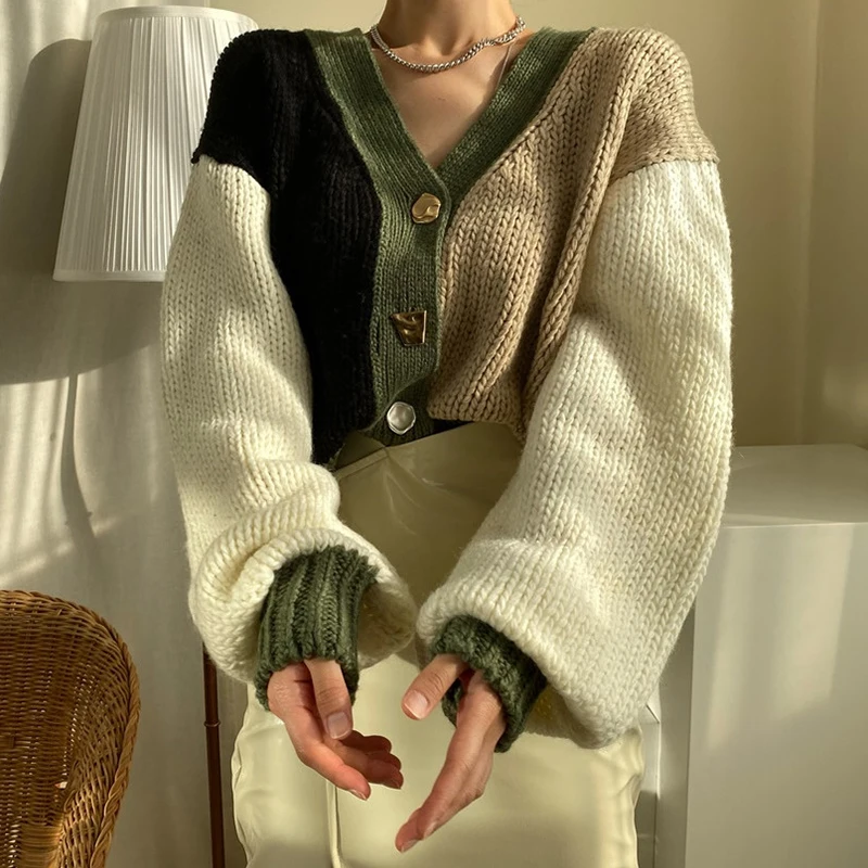Autumn/Winter Contrast Color Patchwork Loose Short Design Lantern Sleeve Woman Knit Cardigans Elegant Lady Sweater Female Coats
Autumn/Winter Contrast Color Patchwork Loose Short Design Lantern Sleeve Woman Knit Cardigans Elegant Lady Sweater Female Coats