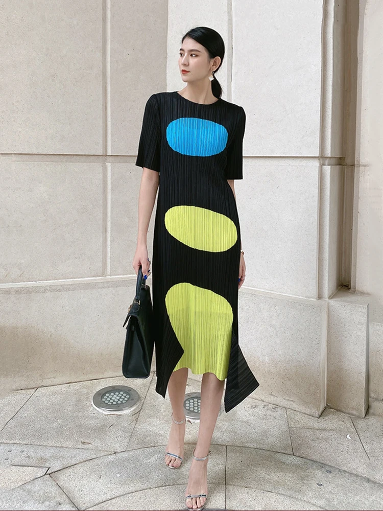 Miyake Pleated Designer Printed O-Neck Half Sleeve Dress 2023 Spring Summer Casual Long Plus Size Evening Dresses Ladies Clothes
Miyake Pleated Designer Printed O-Neck Half Sleeve Dress 2023 Spring Summer Casual Long Plus Size Evening Dresses Ladies Clothes