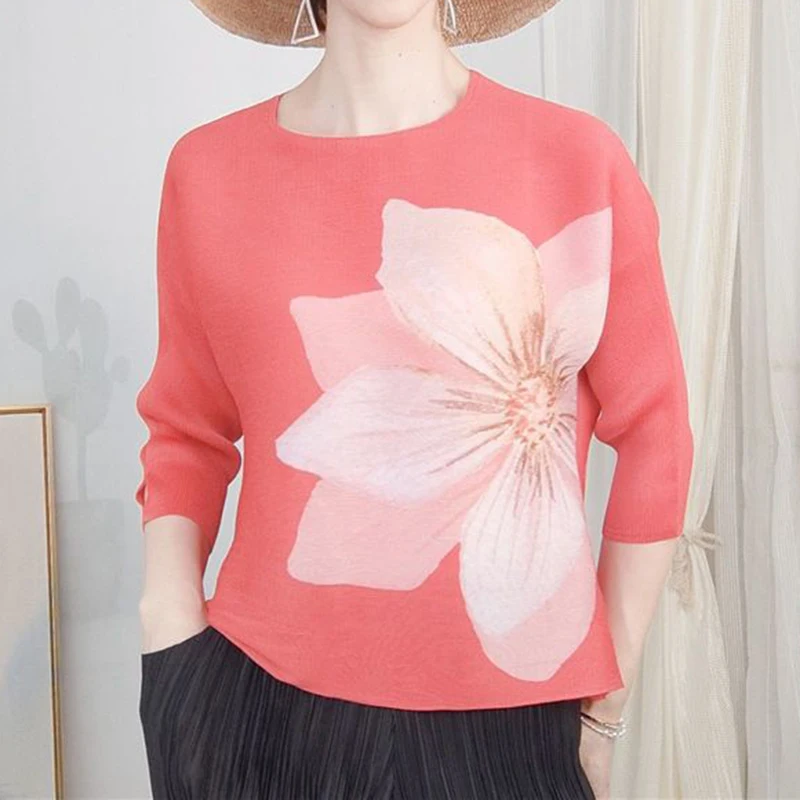Printed casual fashion round neck pleated top for women Slight Strech oversized t shirt women clothing
Printed casual fashion round neck pleated top for women Slight Strech oversized t shirt women clothing