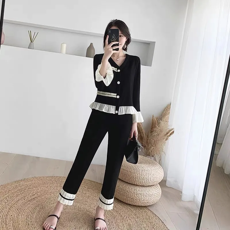 Elegant Ruffle Knitted 2 Peice Sets Womens Autumn Korean Fashion Long Sleeve Patchwork V-neck Sweater Tops + Pants Outfit Female
Elegant Ruffle Knitted 2 Peice Sets Womens Autumn Korean Fashion Long Sleeve Patchwork V-neck Sweater Tops + Pants Outfit Female