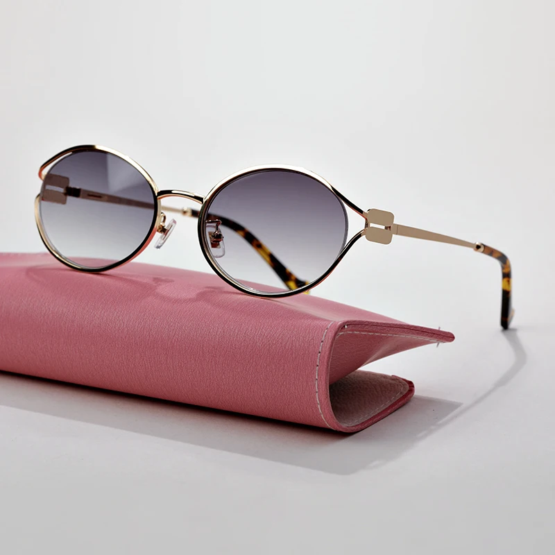SMU52Y Luxury Brand original Sunglasses for women Pure Titanium men oval fashion Eyeglasses outdoor handmade trendy SUN GLASSES
SMU52Y Luxury Brand original Sunglasses for women Pure Titanium men oval fashion Eyeglasses outdoor handmade trendy SUN GLASSES