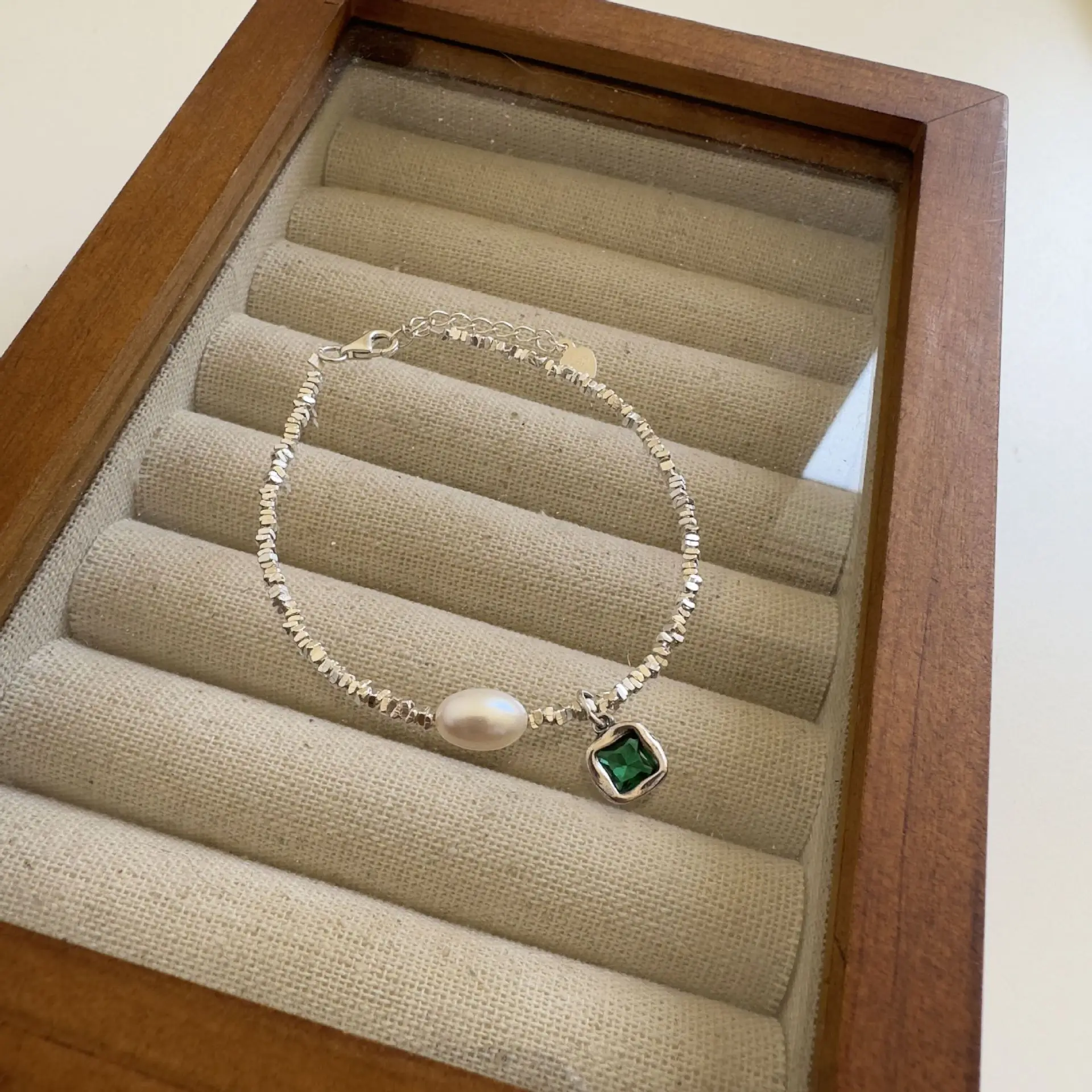 925 sterling silver green zircon pendant bracelet with female niche design, broken silver pearl collarbone chain CHE674
925 sterling silver green zircon pendant bracelet with female niche design, broken silver pearl collarbone chain CHE674