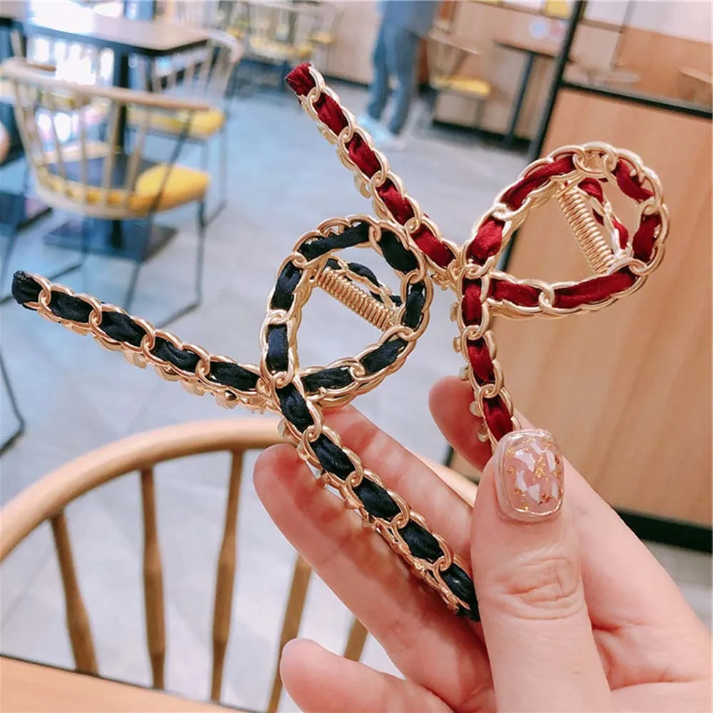 Wild Temperament Women Metal Leather Rope Girls Hair Accessories Chain Hair Claw Ponytail Holder Catch Clip
Wild Temperament Women Metal Leather Rope Girls Hair Accessories Chain Hair Claw Ponytail Holder Catch Clip