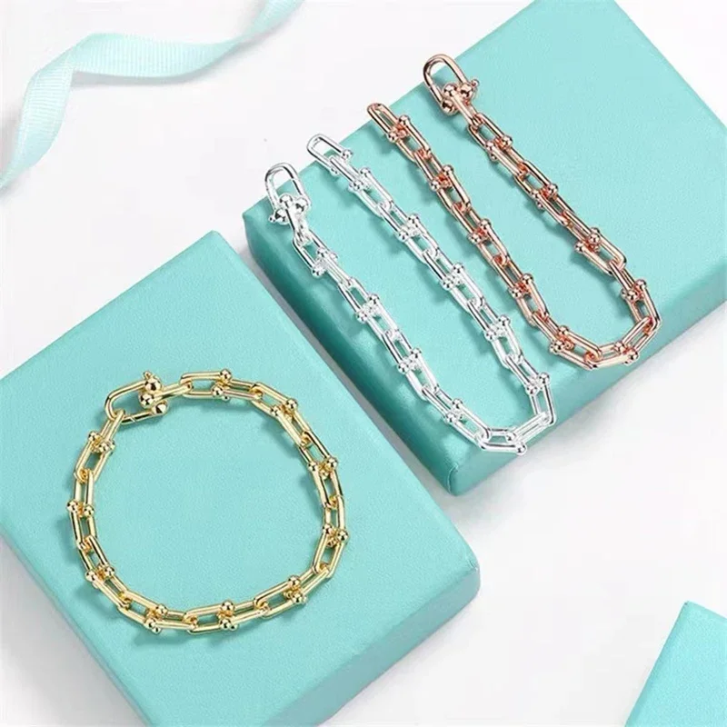 2023 Fashion luxury jewelry U-shaped bracelet women's electroplated 18K rose Gold party gift
2023 Fashion luxury jewelry U-shaped bracelet women's electroplated 18K rose Gold party gift