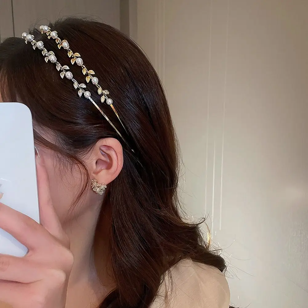 Baroque Wedding Bride Headwear Pearl Gold Korean Style Headwear Leaf Headband Rhinestone Hair Band Girl Thin Hair Hoop
Baroque Wedding Bride Headwear Pearl Gold Korean Style Headwear Leaf Headband Rhinestone Hair Band Girl Thin Hair Hoop