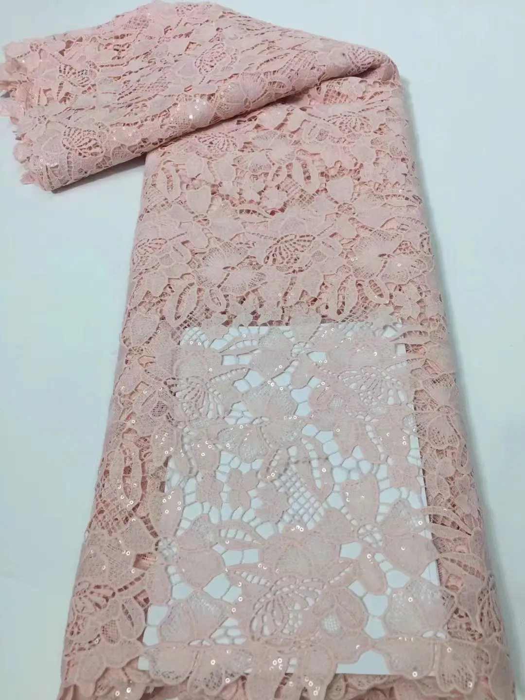 White African Lace Fabric 2021 High Quality Guipure Lace Fabric with Stones Latest French Cord Lace Fabric for Wedding 5 Yards
White African Lace Fabric 2021 High Quality Guipure Lace Fabric with Stones Latest French Cord Lace Fabric for Wedding 5 Yards