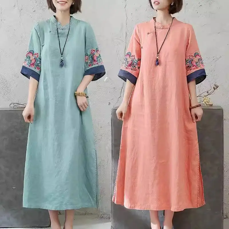 2024 Summer Art Retro Loose Large Size Cotton And Hemp Dress Women's Ethnic Style Button Embroidered Long Dress K1762
2024 Summer Art Retro Loose Large Size Cotton And Hemp Dress Women's Ethnic Style Button Embroidered Long Dress K1762