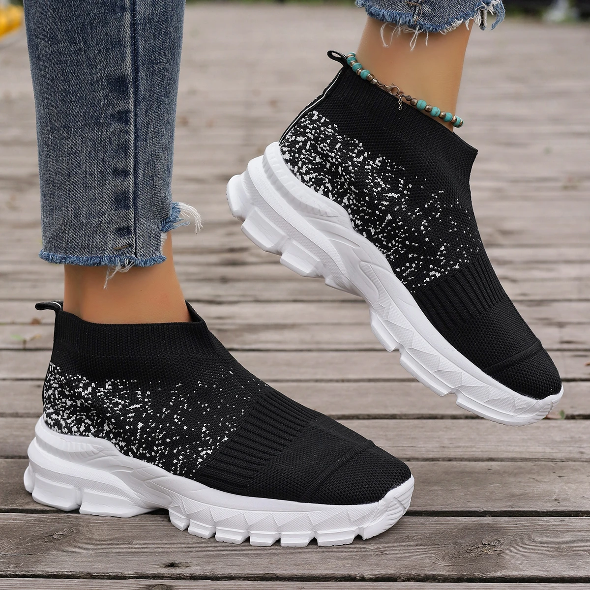 Stylish Women Sneakers New Woven Mesh Vulcanized Shoes with Thick Soles Slip In Walking Stylish and Comfortable
Stylish Women Sneakers New Woven Mesh Vulcanized Shoes with Thick Soles Slip In Walking Stylish and Comfortable