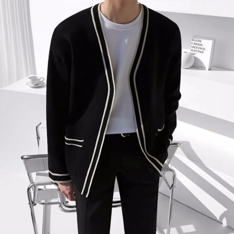 2023 Men's New V-neck Cashmere Sweater Loose Casual Fashion Knitting Fashion Trend Cardigan Khaki/Black Color Coats M-2XL
2023 Men's New V-neck Cashmere Sweater Loose Casual Fashion Knitting Fashion Trend Cardigan Khaki/Black Color Coats M-2XL