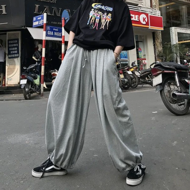 Deeptown Harajuku Oversized Sports Sweatpants Woman Jogging Baggy Wide Leg Pants Japan Korean Style Jogger Casual Gray Trousers
Deeptown Harajuku Oversized Sports Sweatpants Woman Jogging Baggy Wide Leg Pants Japan Korean Style Jogger Casual Gray Trousers