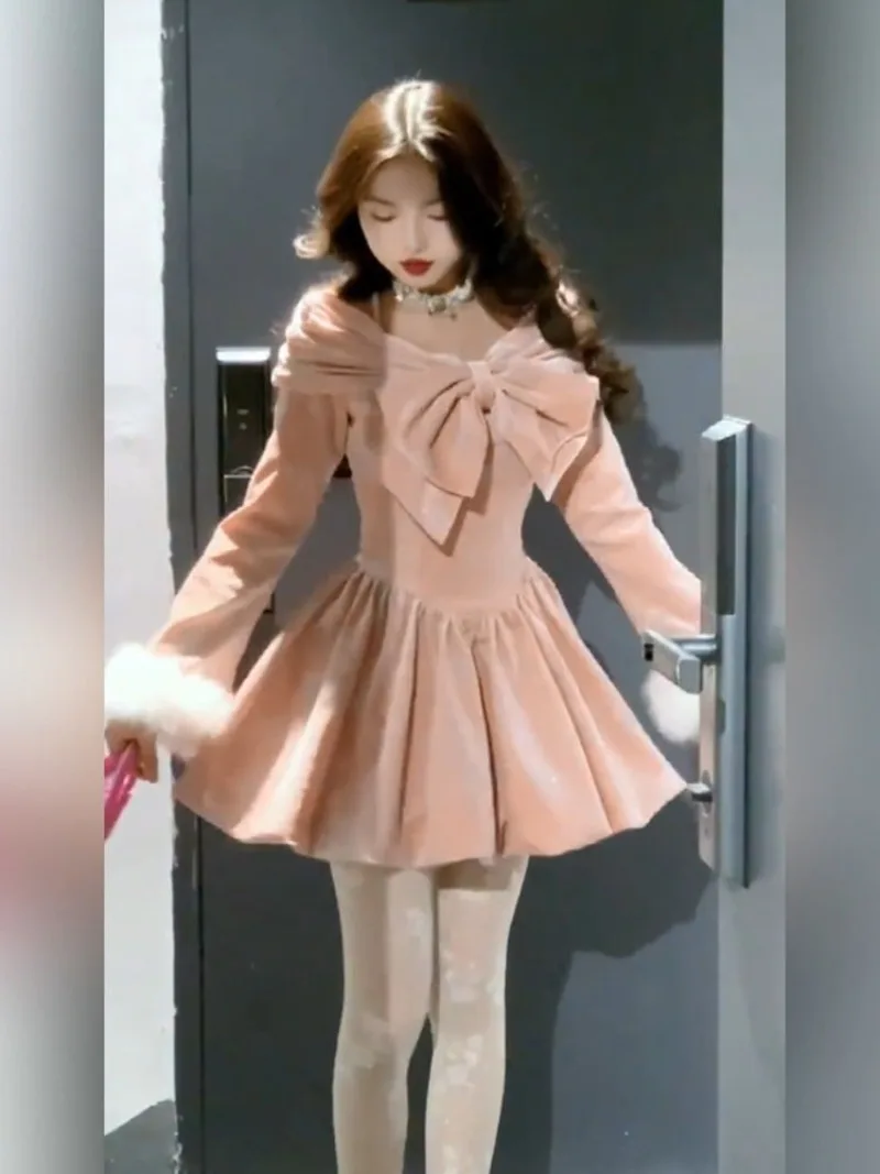 French Sweet Bow Puffy Dress Women Korean Fashion Plush Splice Shirring Slash Neck Solid Slim Party Temperament Chic Female Wear
French Sweet Bow Puffy Dress Women Korean Fashion Plush Splice Shirring Slash Neck Solid Slim Party Temperament Chic Female Wear